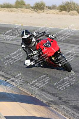media/Dec-01-2025-Moto Forza (Mon) [[2daa91e15f]]/3-Beginner Group/Session 4 (Turn 10 Inside)/